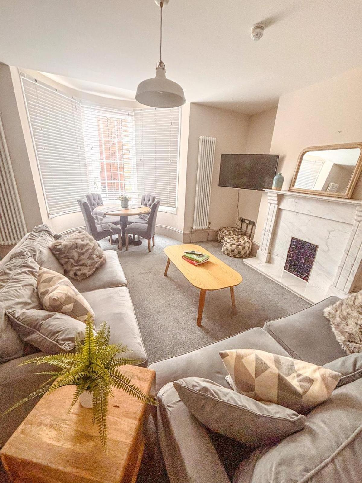 Oxford Street Grand Apartment- Free Evening Parking سوثامبتون المظهر الخارجي الصورة